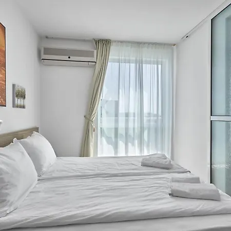 Апартамент Cozy With Separated Sleeping Area Close To Sarafovo By Flat Mаnager *